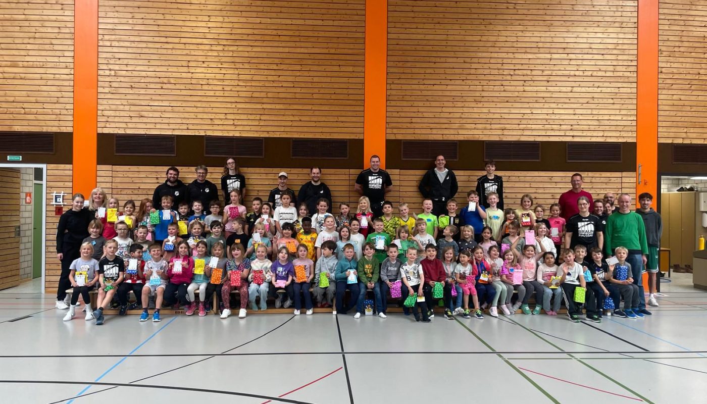 Handballtag begeistert 80 Zweitklässler