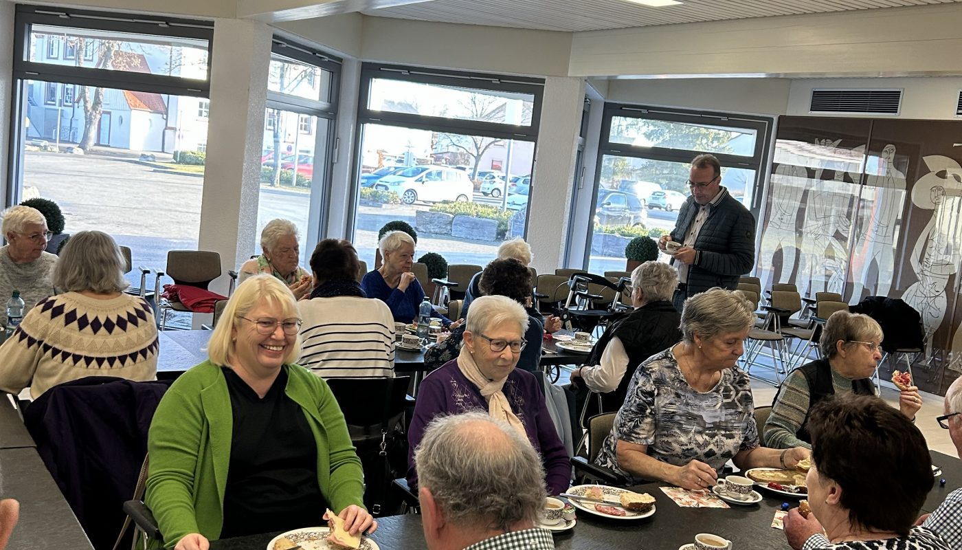 Gemeinsam frühstücken, Generationen verbinden